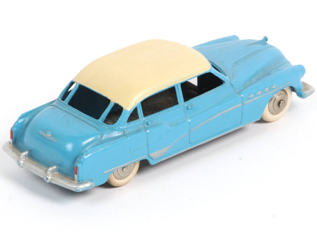 Lot 301 - DINKY TOYS (FRANCE) (1)