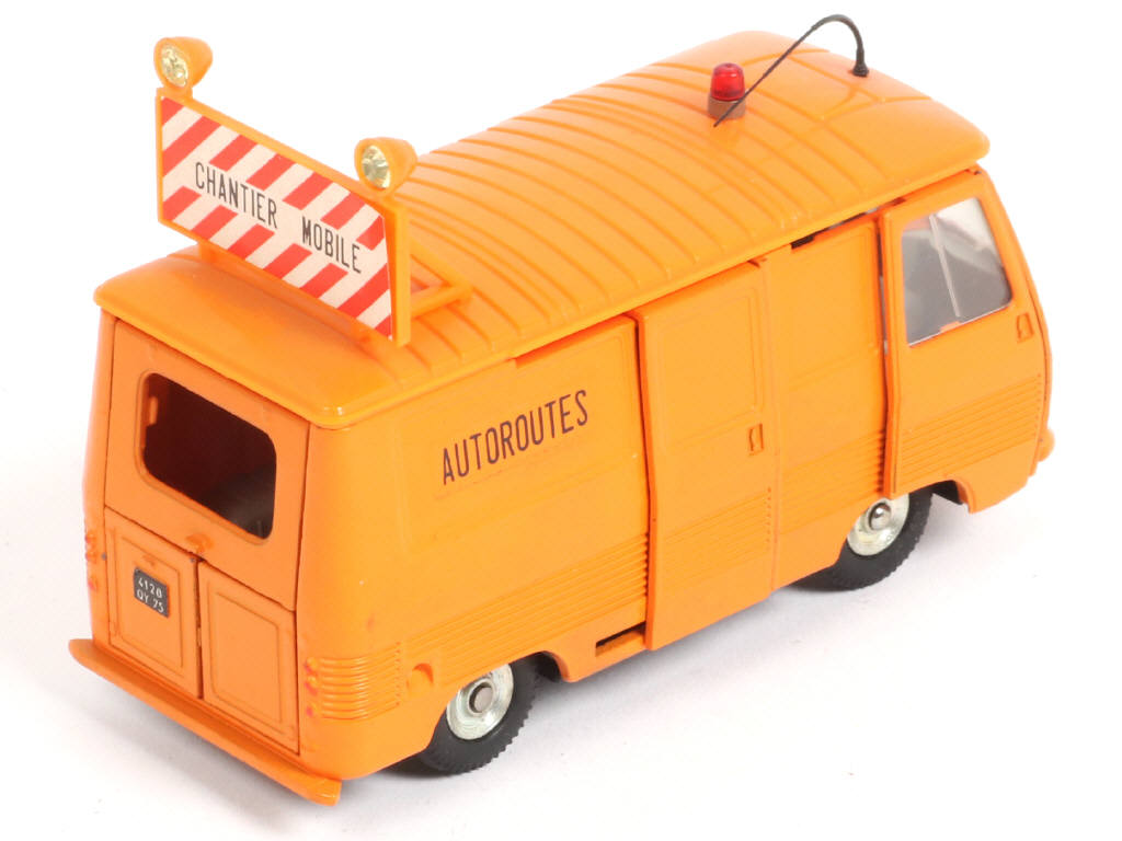 Lot 341 - DINKY TOYS (FRANCE) (1)