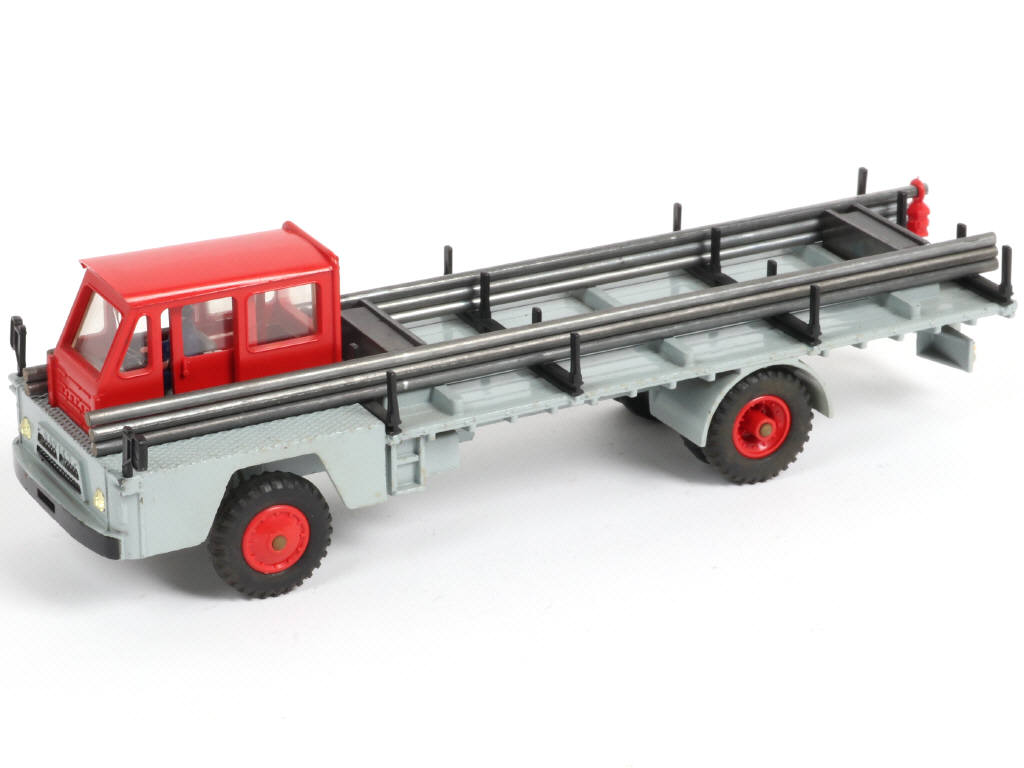 Lot 354 - DINKY TOYS (FRANCE) (1)