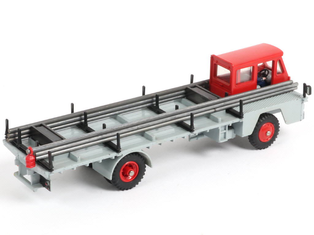 Lot 354 - DINKY TOYS (FRANCE) (1)