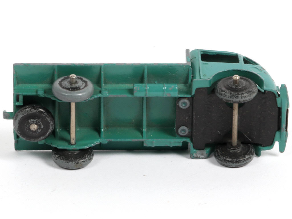 Lot 349 - DINKY TOYS (FRANCE) (1)