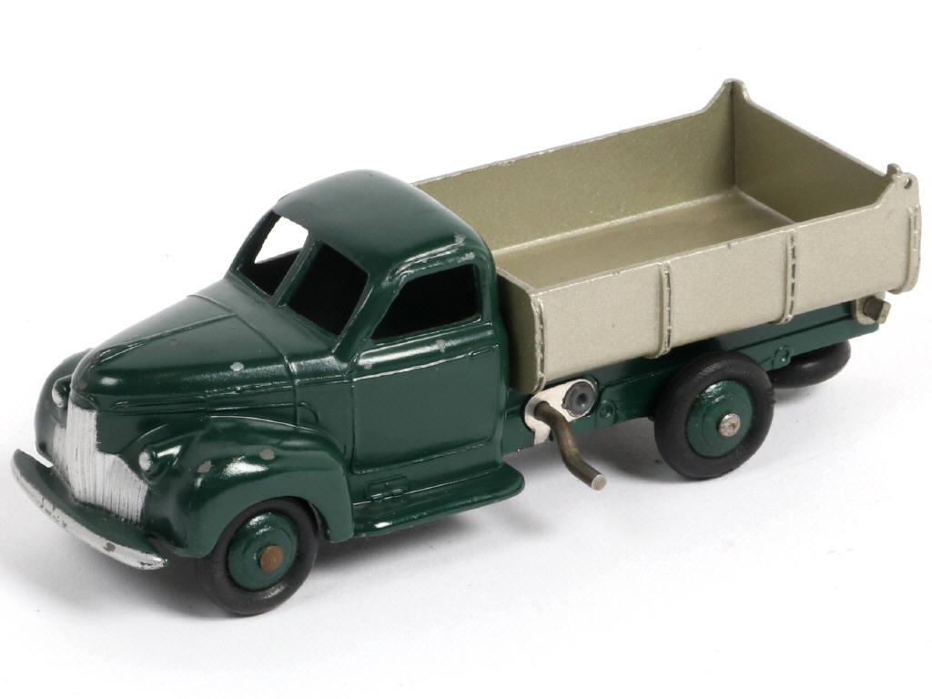 Lot 350 - DINKY TOYS (FRANCE) (1)