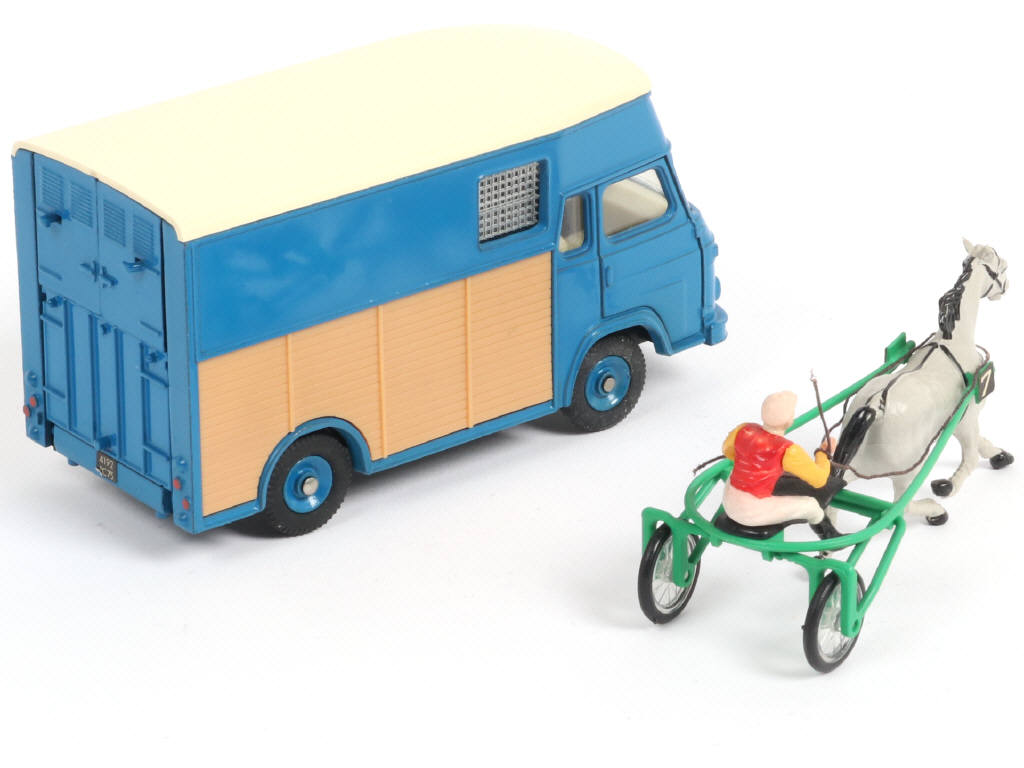 Lot 379 - DINKY TOYS (FRANCE) (1)