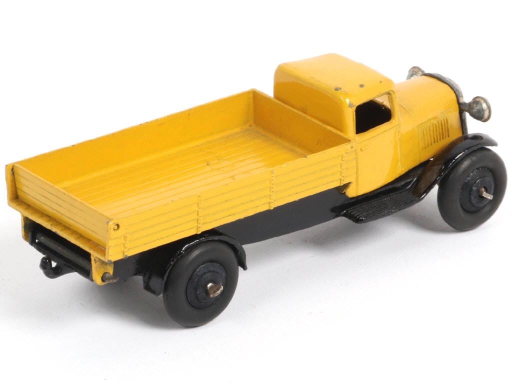 Lot 283 - DINKY TOYS (GB) (1)