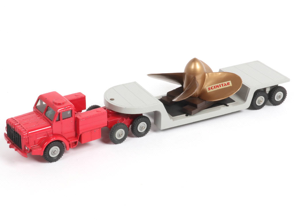 Lot 303 - DINKY TOYS (GB) (1)