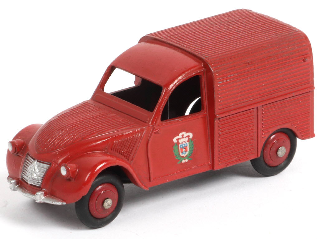 Lot 340 - DINKY TOYS (FRANCE) (1)