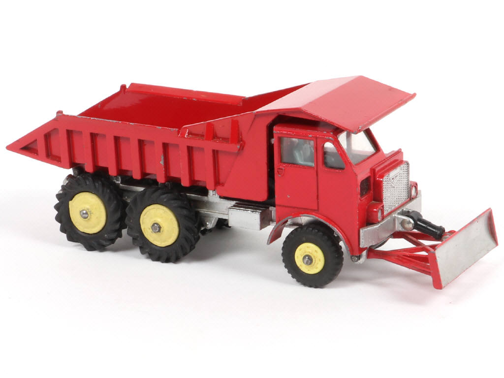 Lot 302 - DINKY TOYS (GB) (1)