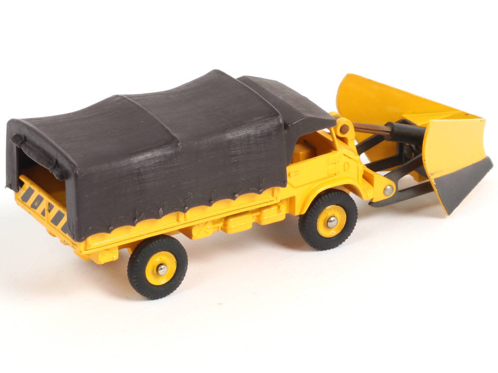 Lot 370 - DINKY TOYS (FRANCE) (1)