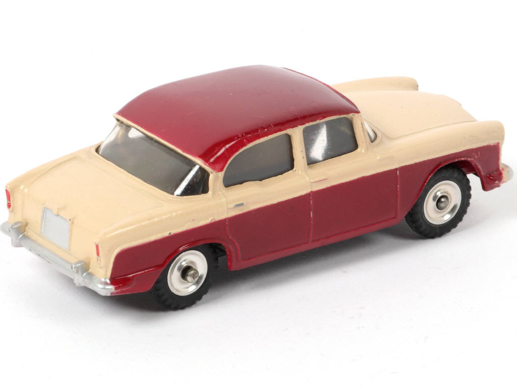 Lot 260 - DINKY TOYS (GB) (1)