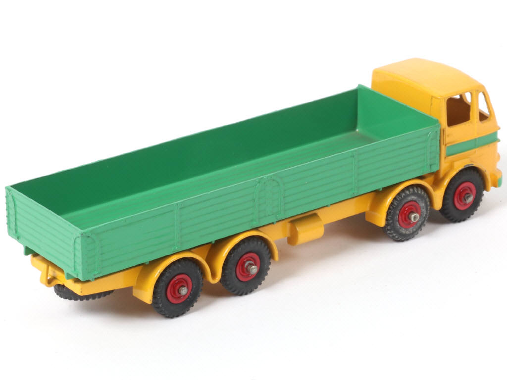 Lot 296 - DINKY TOYS (GB) (1)