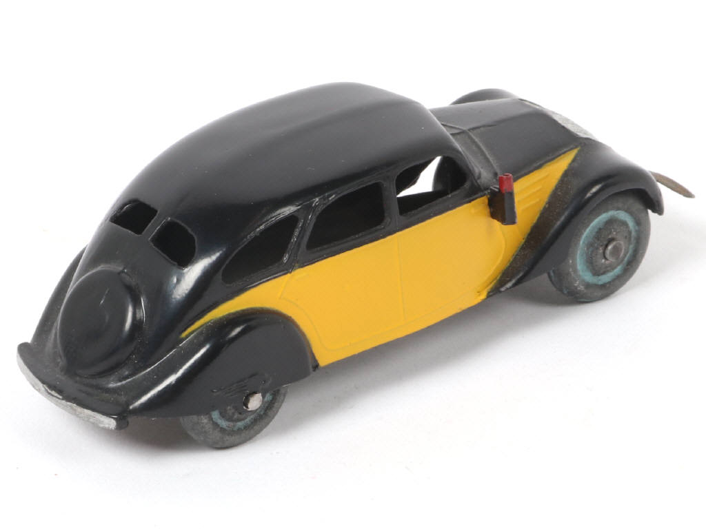 Lot 336 - DINKY TOYS (FRANCE) (1)