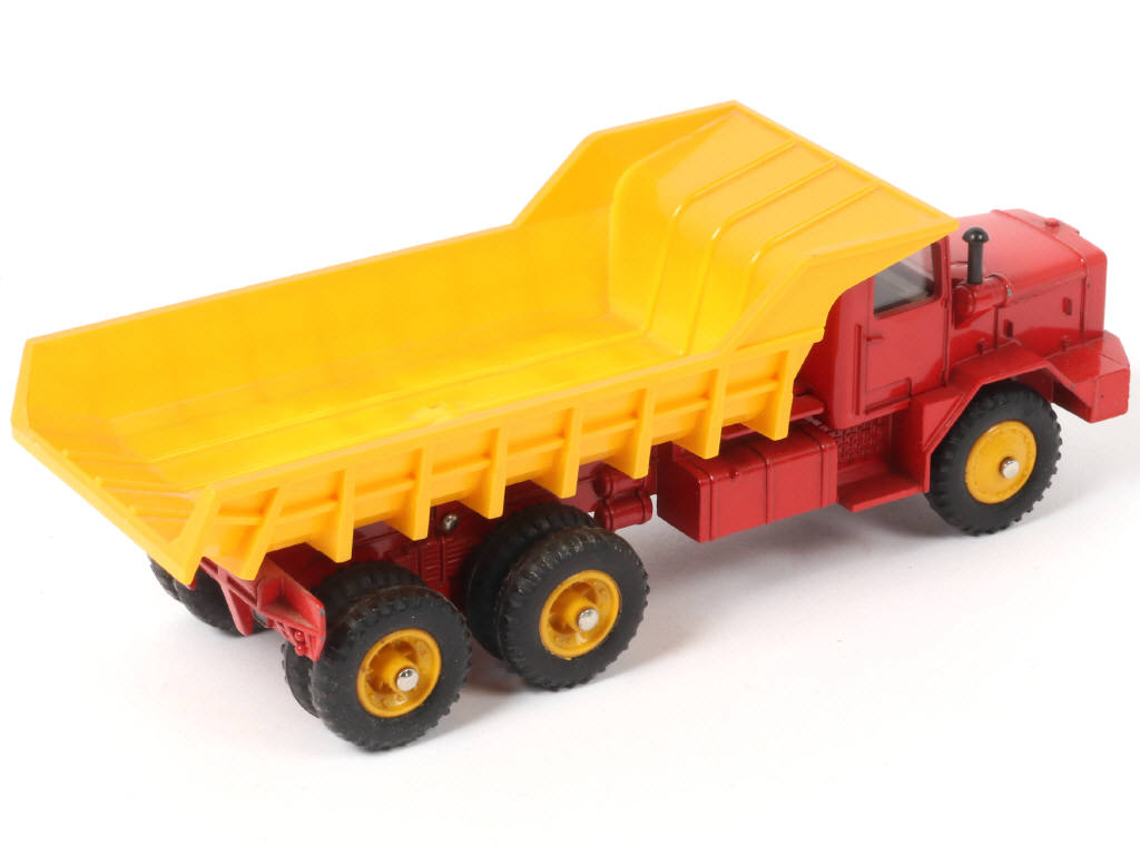 Lot 373 - DINKY TOYS (FRANCE) (1)