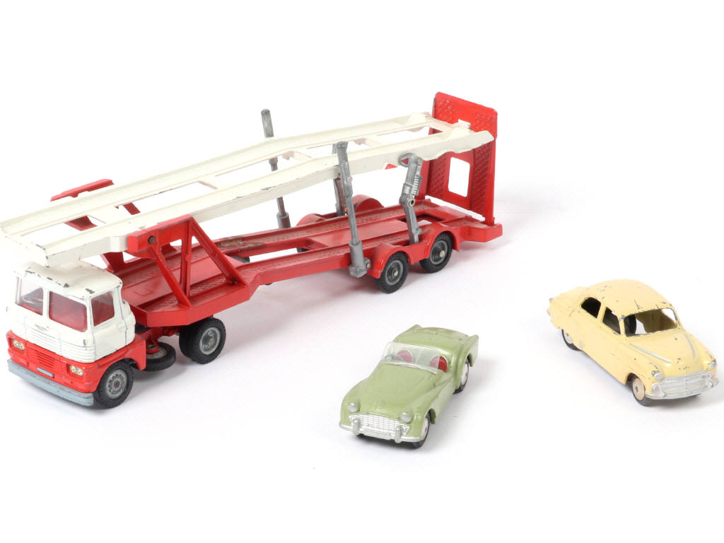 Lot 173 - CORGI TOYS (GB) (3)