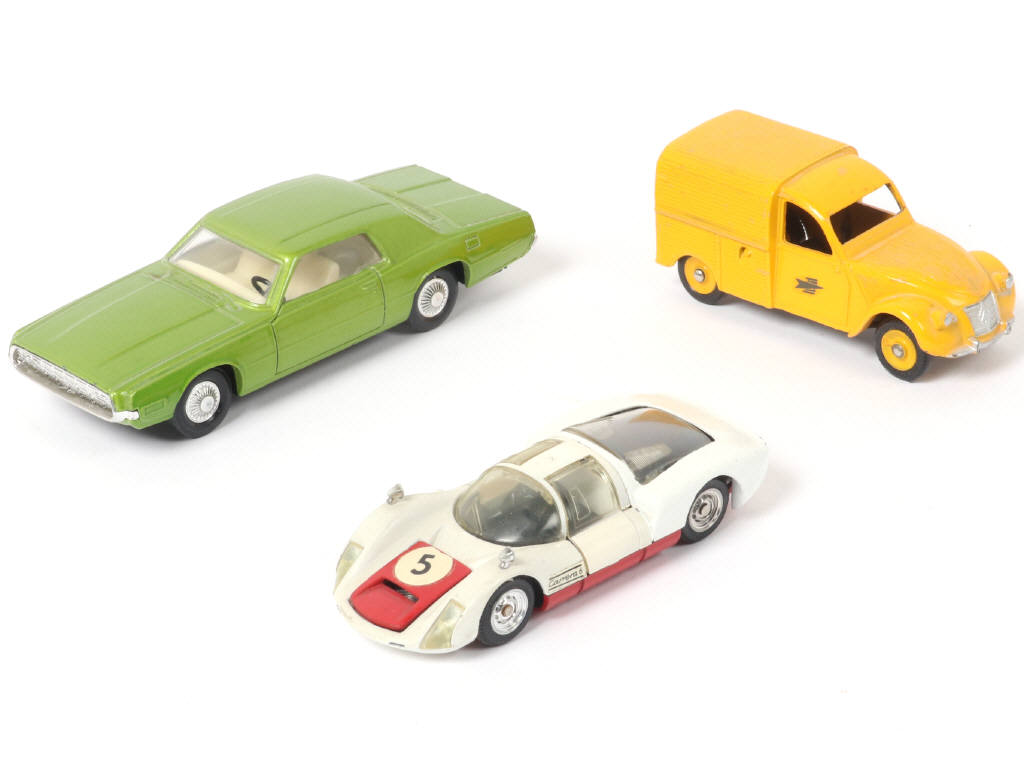 Lot 392 - DINKY TOYS (FRANCE) (3)