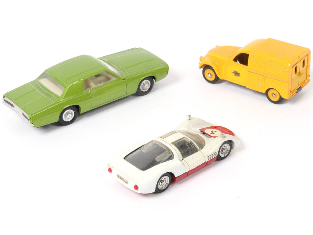 Lot 392 - DINKY TOYS (FRANCE) (3)