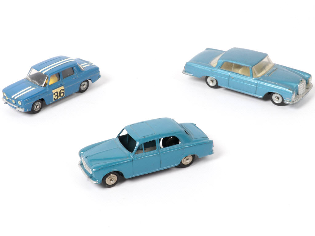 Lot 394 - DINKY TOYS (FRANCE) (3)