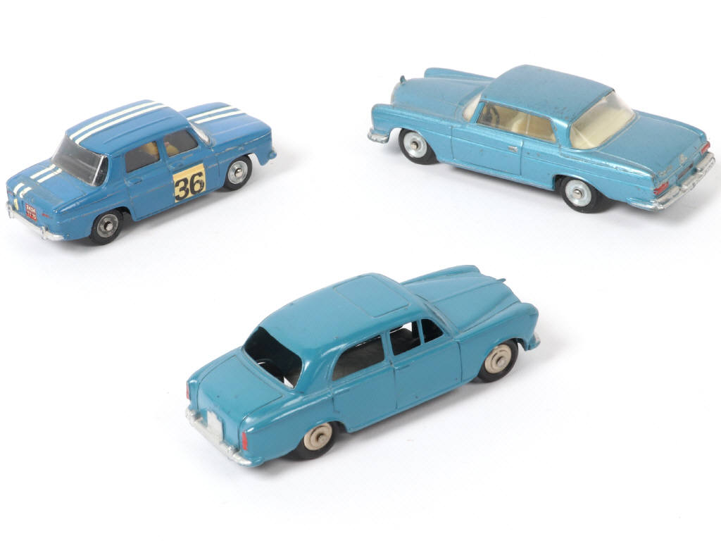 Lot 394 - DINKY TOYS (FRANCE) (3)