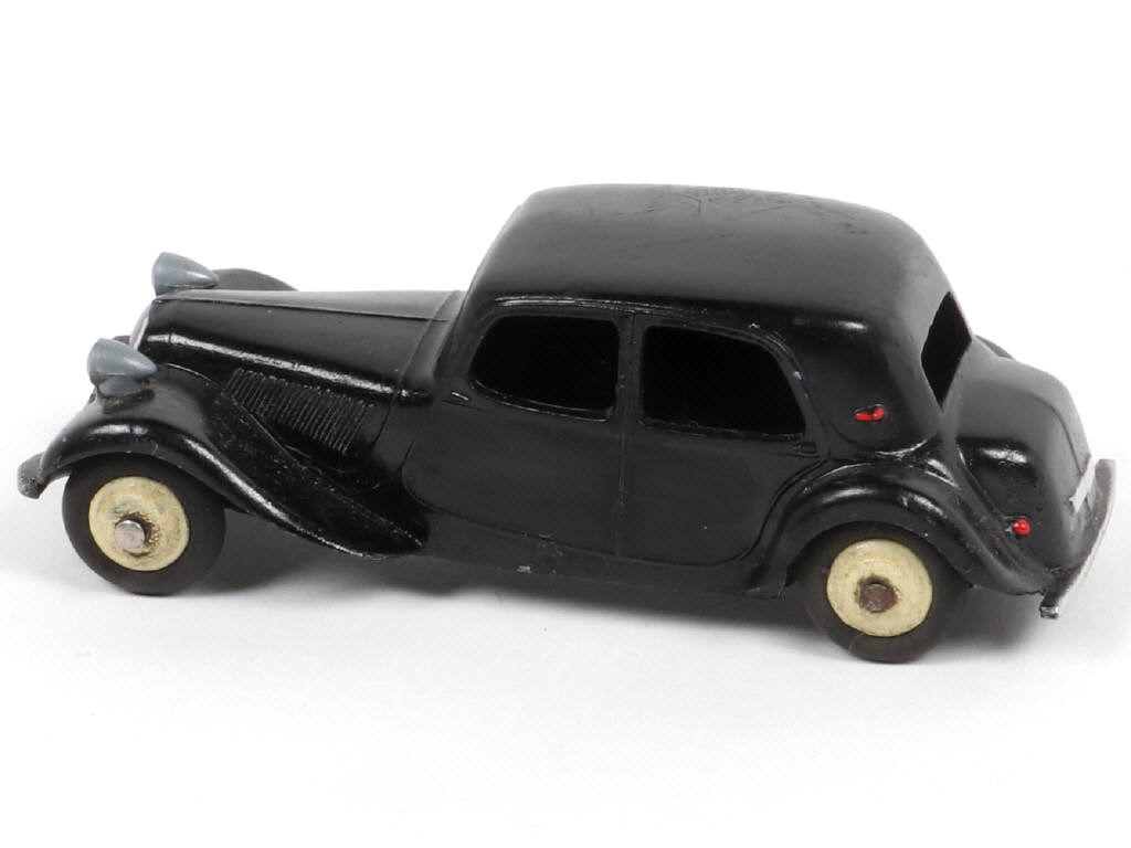 Lot 337 - DINKY TOYS (FRANCE) (1)