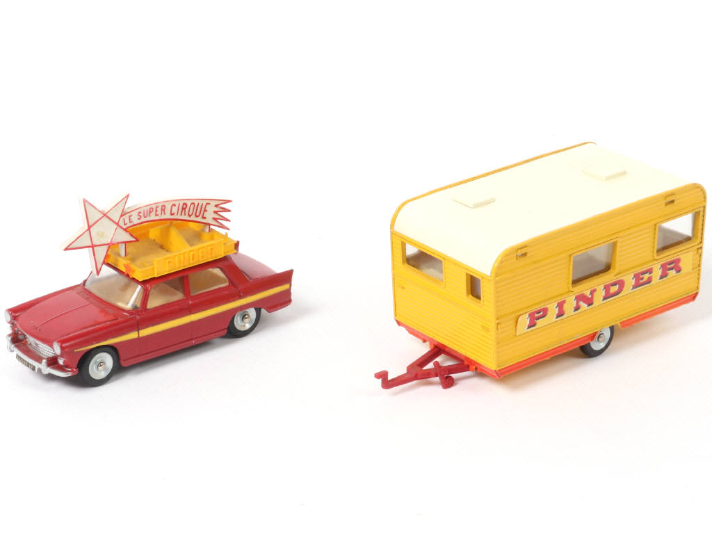 Lot 349 - DINKY TOYS (FRANCE) (1)