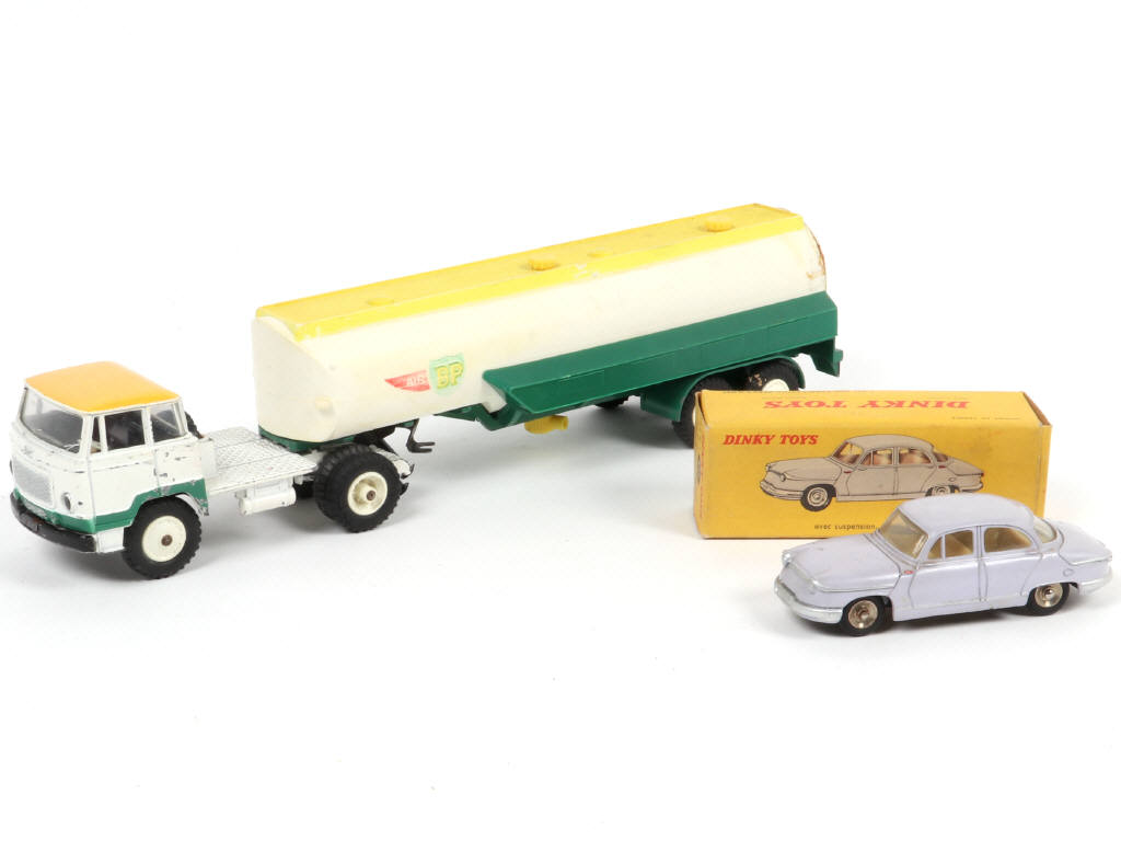 Lot 390 - DINKY TOYS (FRANCE) (2)