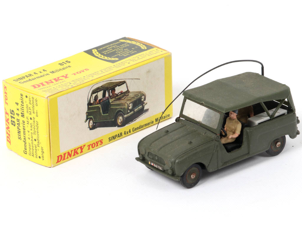 Lot 352 - DINKY TOYS (FRANCE) (1)