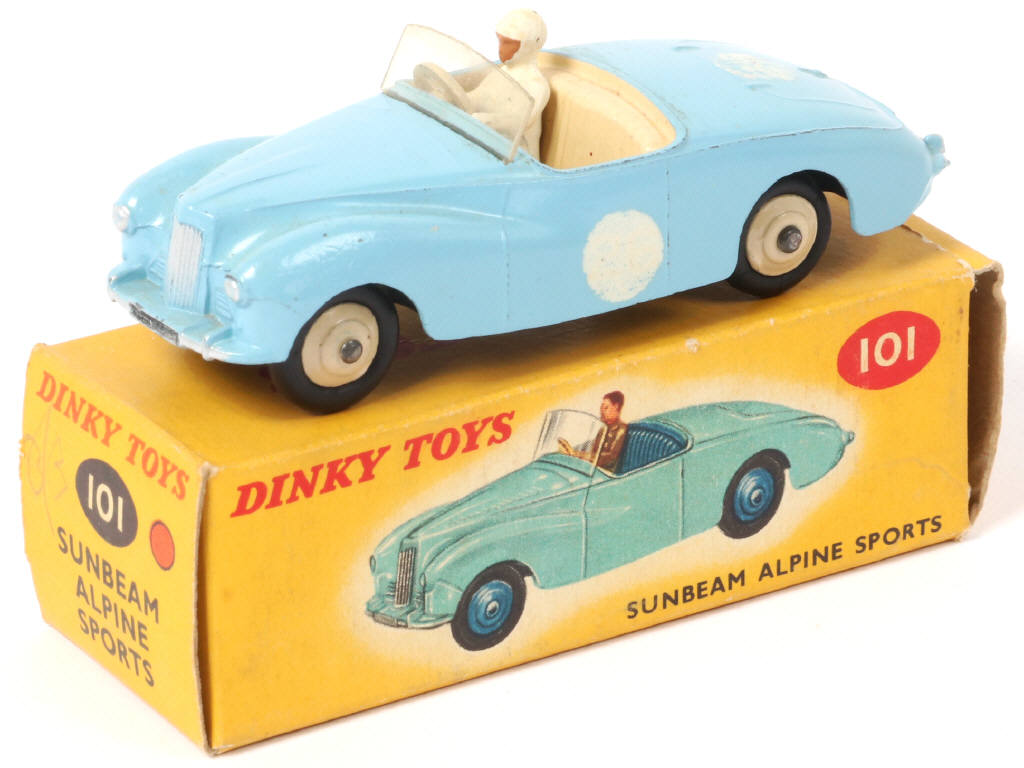 Lot 272 - DINKY TOYS (GB) (1)