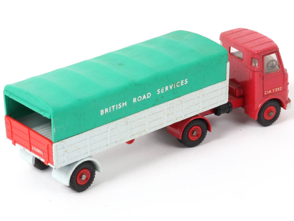 Lot 308 - DINKY TOYS (GB) (1)