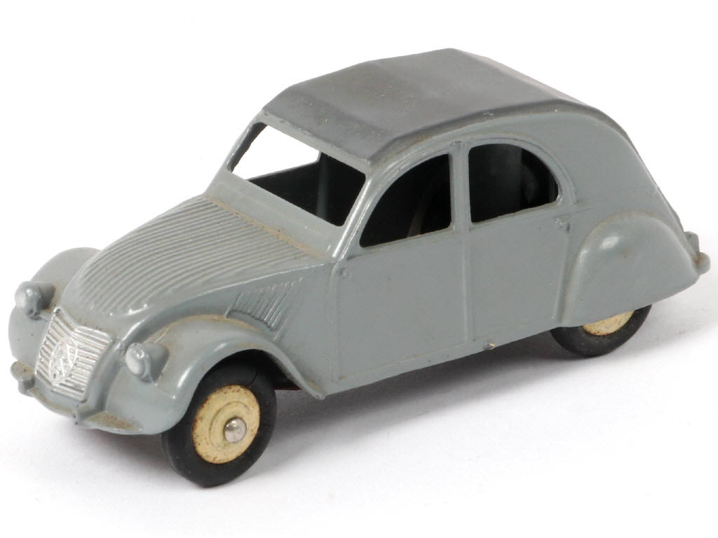 Lot 339 - DINKY TOYS (FRANCE) (1)