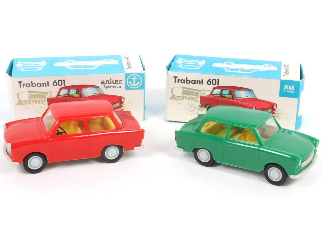 Lot 63 - DIVERS (2)