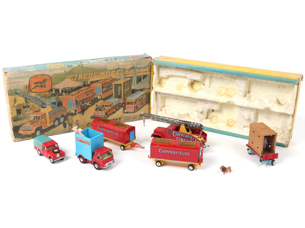 Lot 361 - CORGI TOYS (GB) (1)