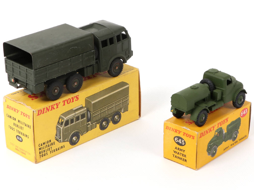 Lot 418 - DINKY TOYS (2)