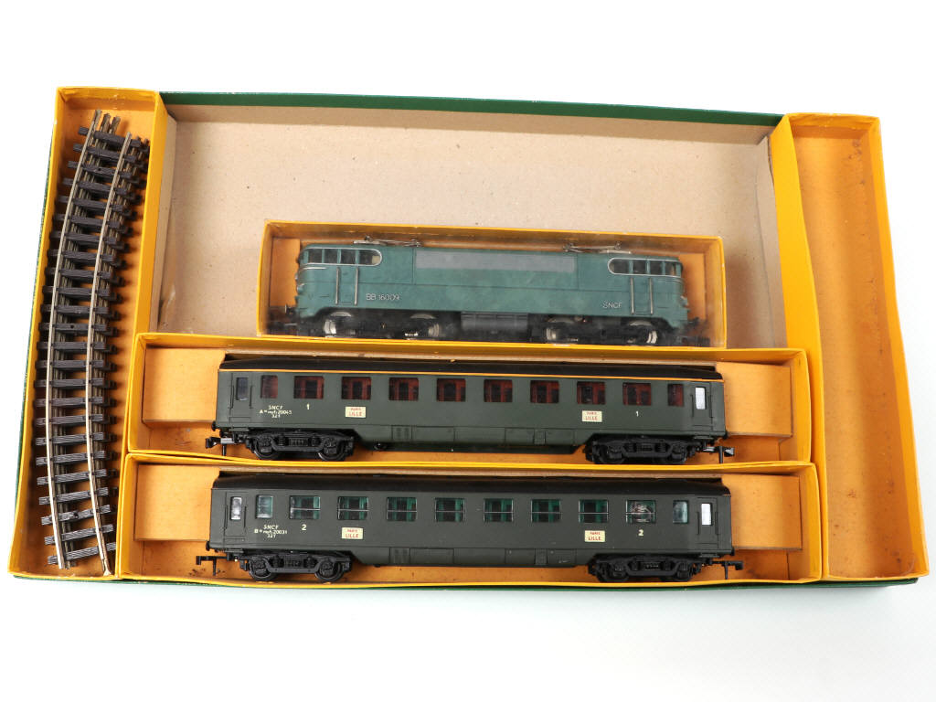 Lot 119 - HORNBY 'HO' (5)