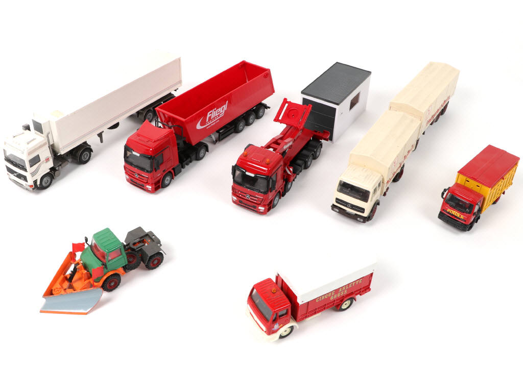 Lot 288 - DIVERS (7)