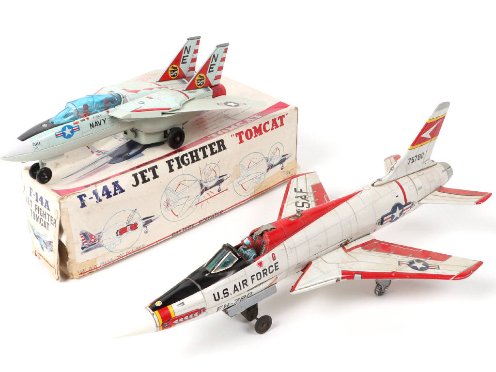 Lot 229 - T.N. (JAPON) (2)