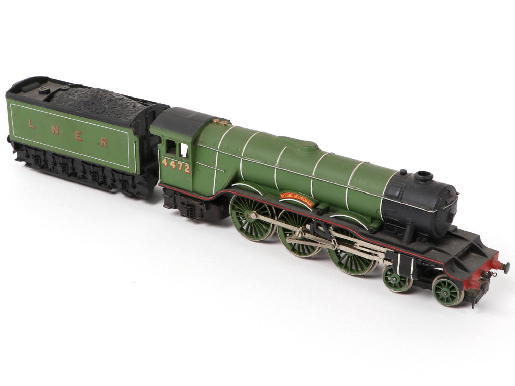 Lot 122 - HORNBY 'HO' (5)