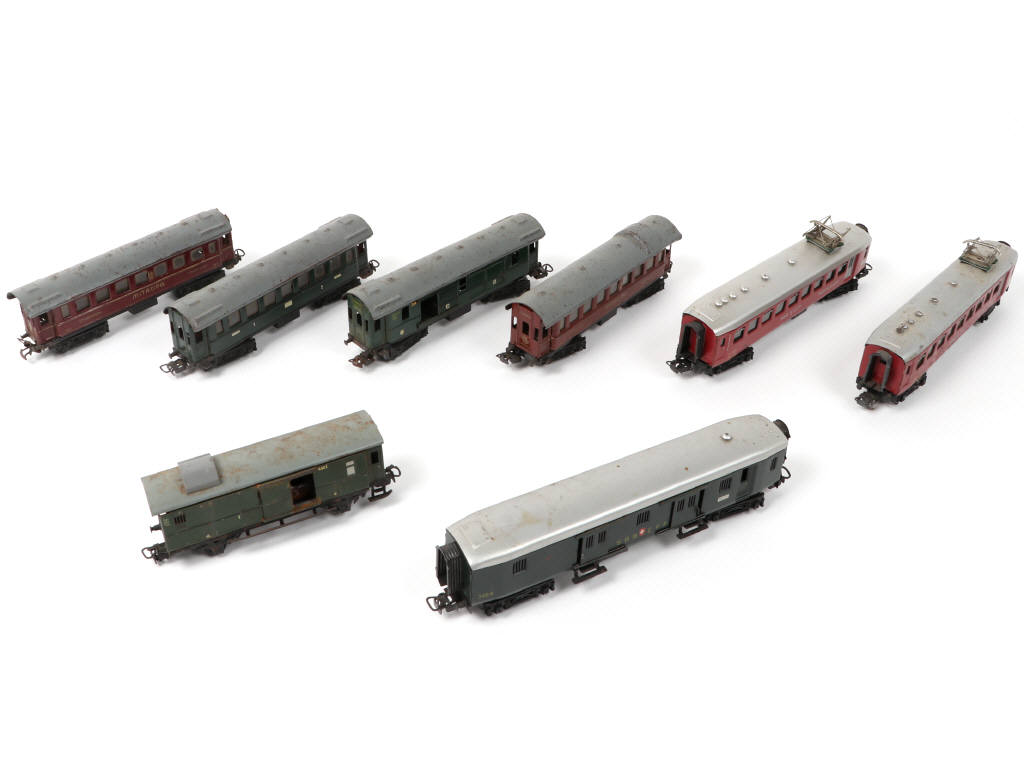 Lot 100 - MÄRKLIN 'HO' (ALLEMAGNE) (8)