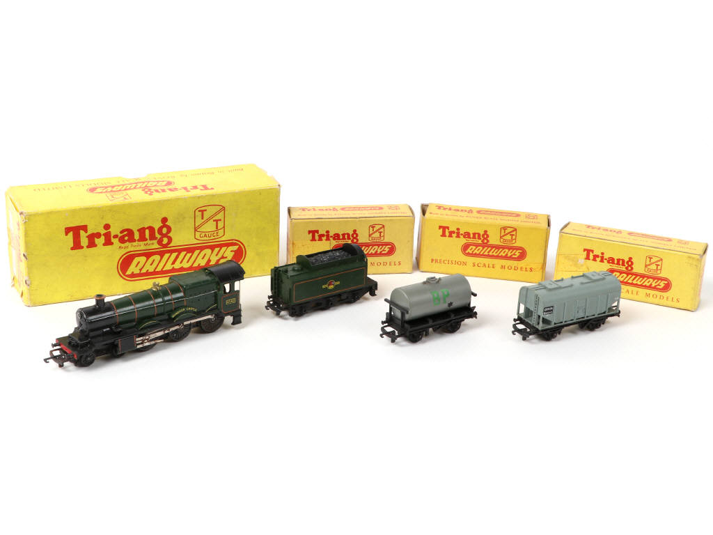 Lot 164 - TRI-ANG (FRANCE) (4)