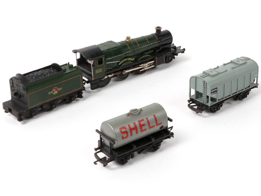 Lot 164 - TRI-ANG (FRANCE) (4)