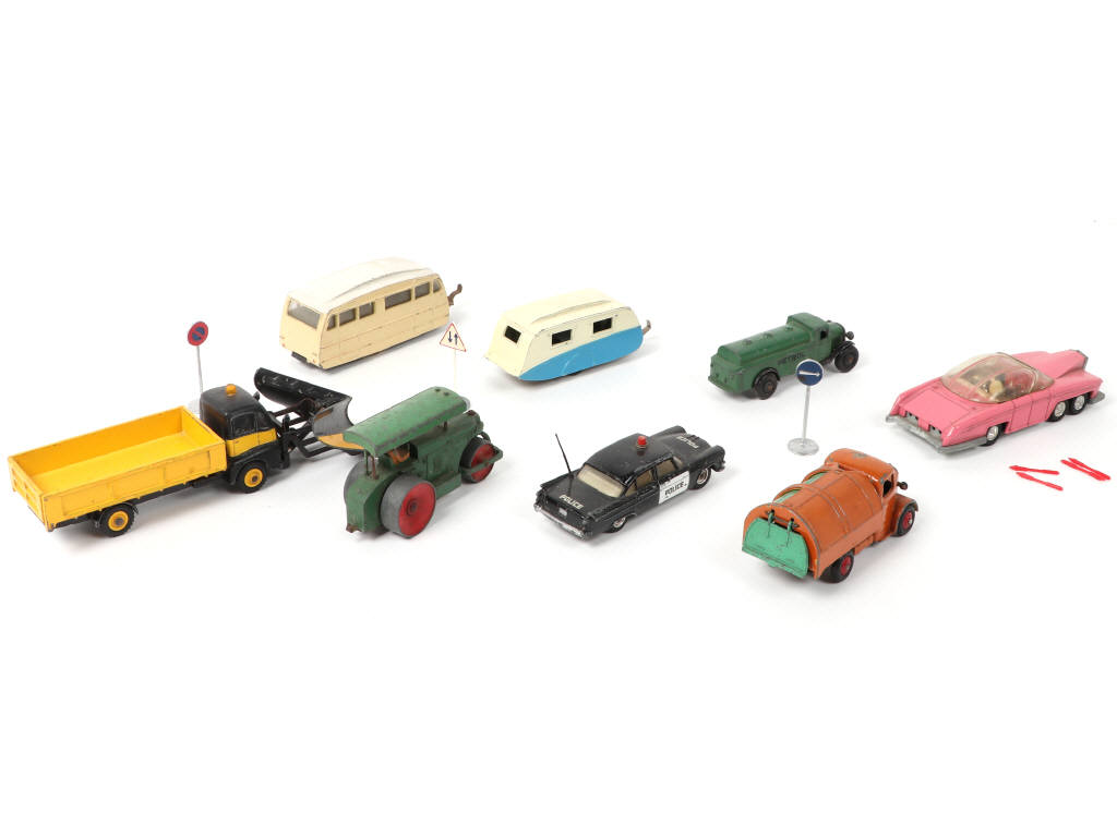 Lot 416 - DINKY TOYS (GB) (10)