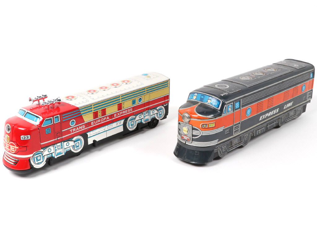 Lot 194 - DIVERS (JAPON) (2)