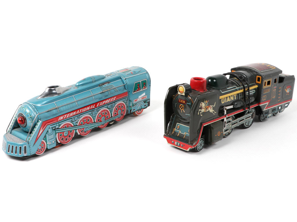 Lot 195 - DIVERS (JAPON) (2)