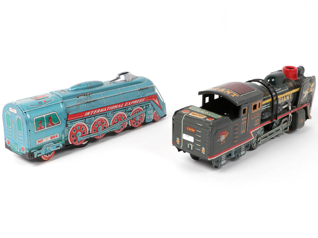 Lot 195 - DIVERS (JAPON) (2)