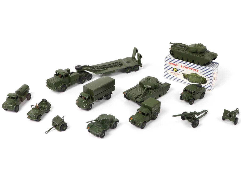 Lot 417 - DINKY TOYS (GB) (12)