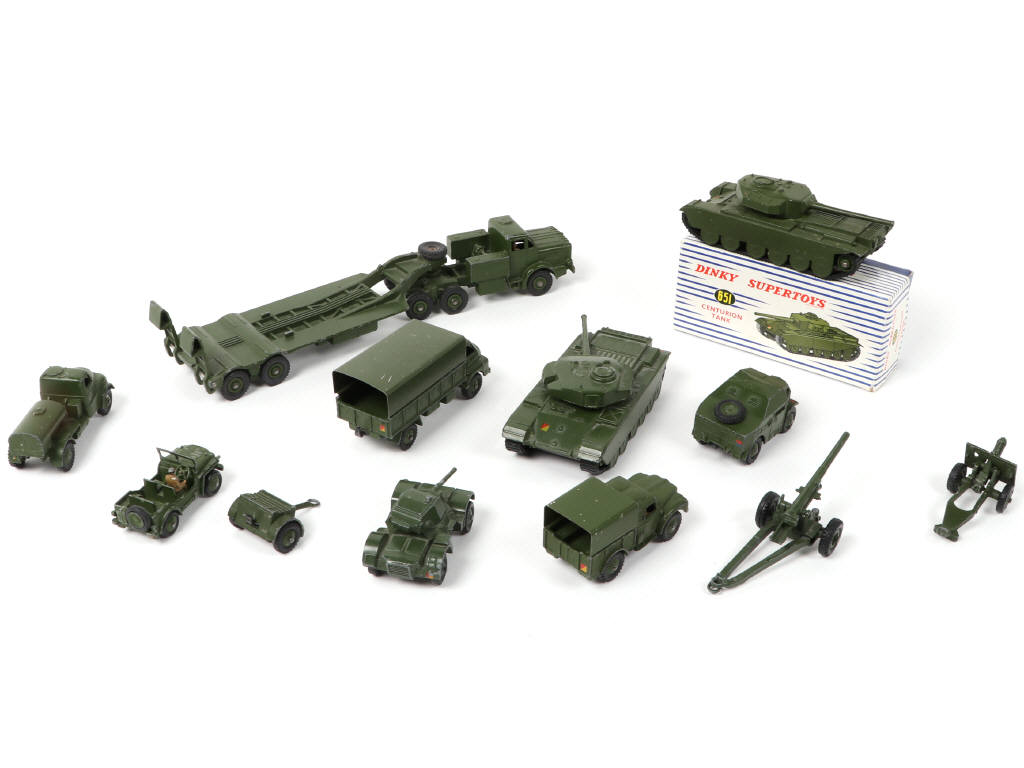 Lot 417 - DINKY TOYS (GB) (12)