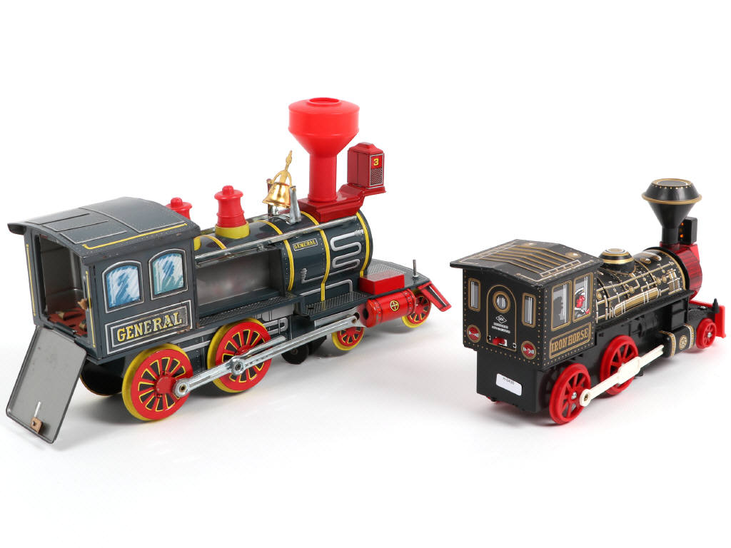 Lot 193 - DIVERS (JAPON) (2)