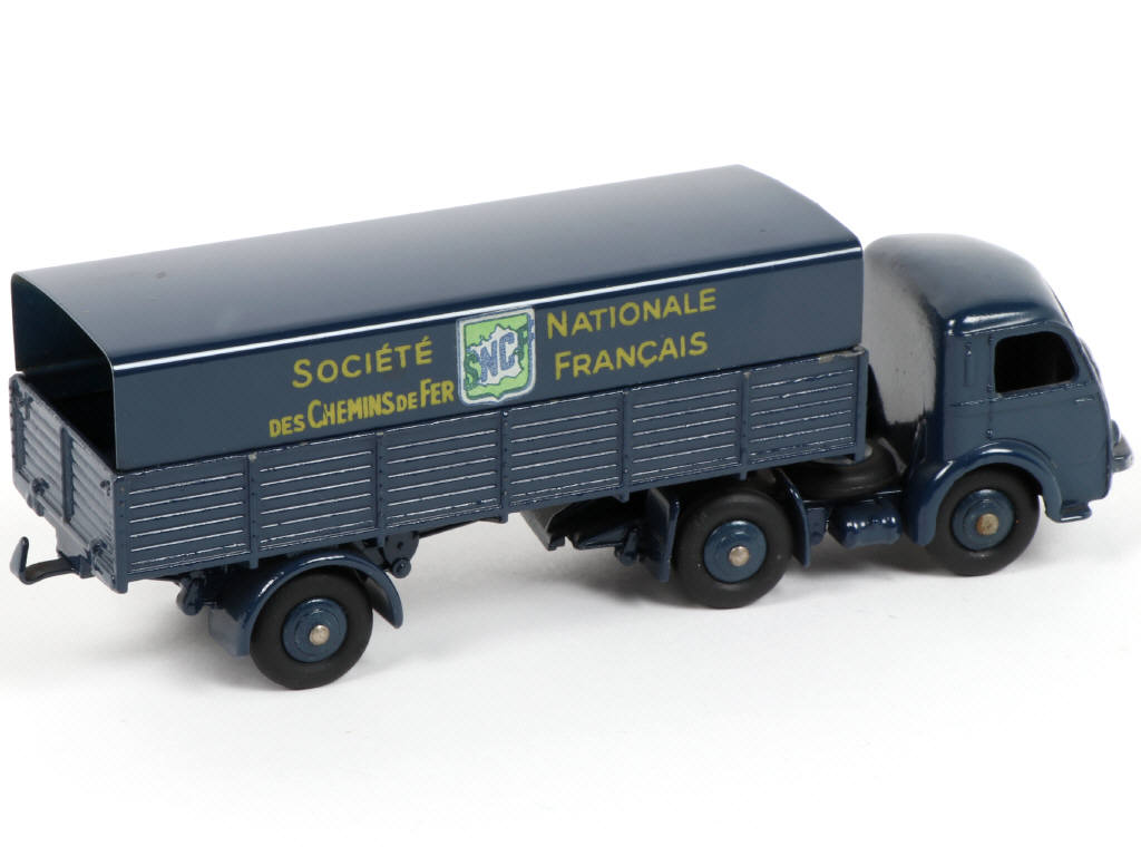 Lot 384 - DINKY TOYS (FRANCE) (1)