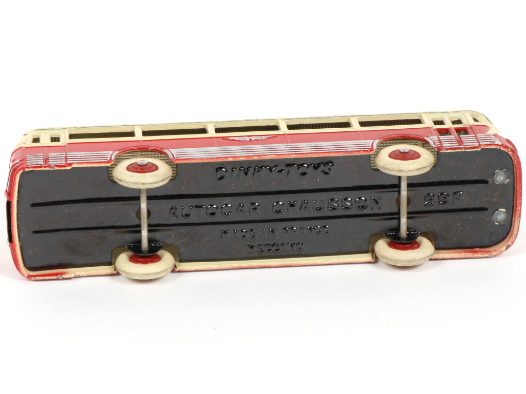 Lot 386 - DINKY TOYS (FRANCE) (1)