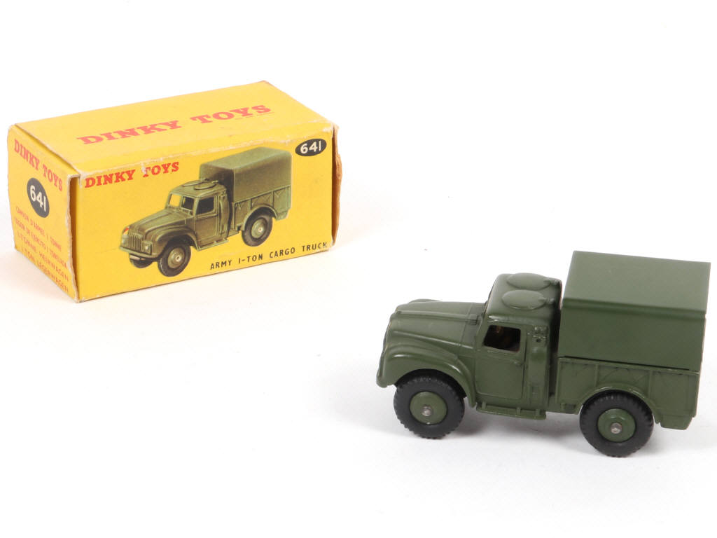 Lot 352 - DINKY TOYS (GB) (1)