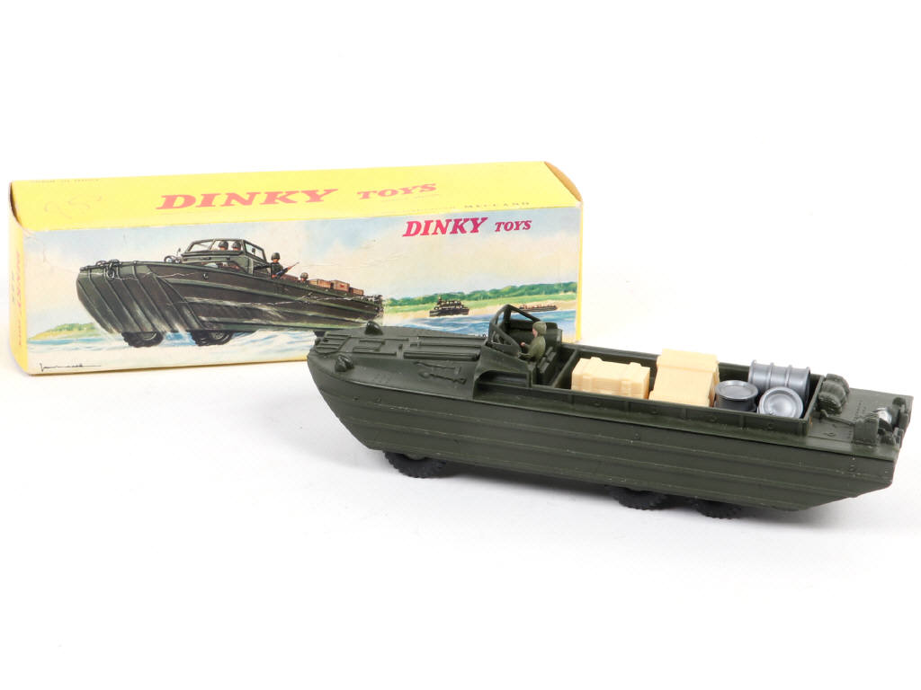 Lot 397 - DINKY TOYS (FRANCE) (1)