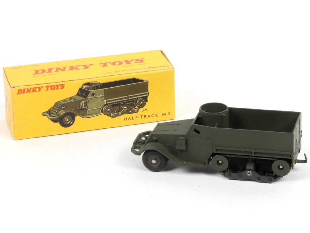 Lot 395 - DINKY TOYS (FRANCE) (1)